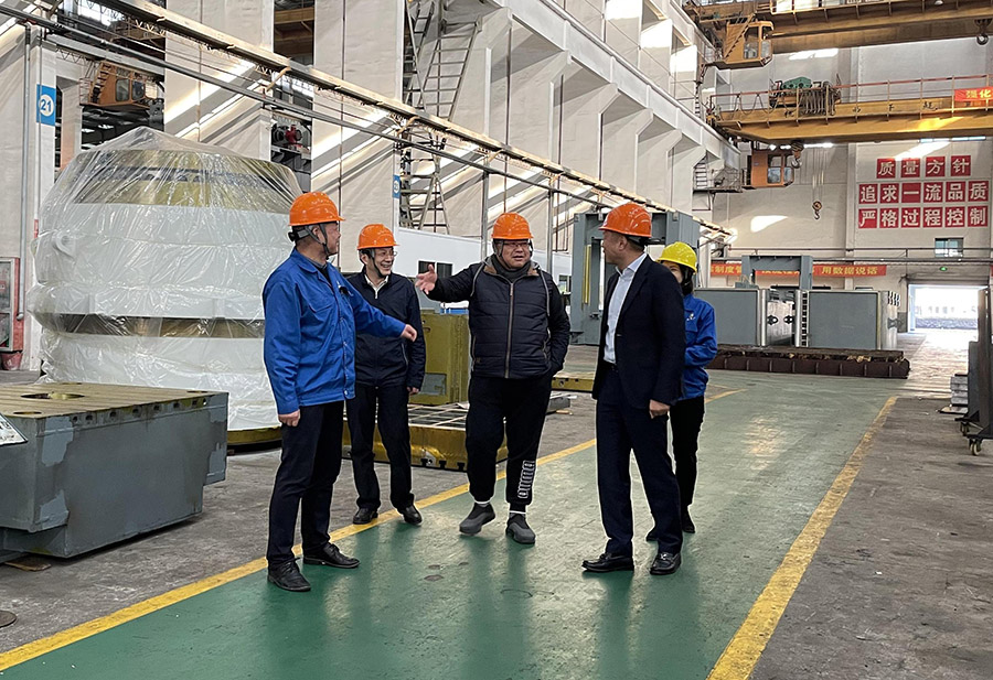 【291】市工商聯(lián)黨組書記王楓、浙江科技學(xué)院機(jī)械與汽車學(xué)院院長(zhǎng)張?jiān)频燃钨e來(lái)電滾筒公司參觀考察.jpg 【291】市工商聯(lián)黨組書記王楓、浙江科技學(xué)院機(jī)械與汽車學(xué)院院長(zhǎng)張?jiān)频燃钨e來(lái)電滾筒公司參觀考察.jpg